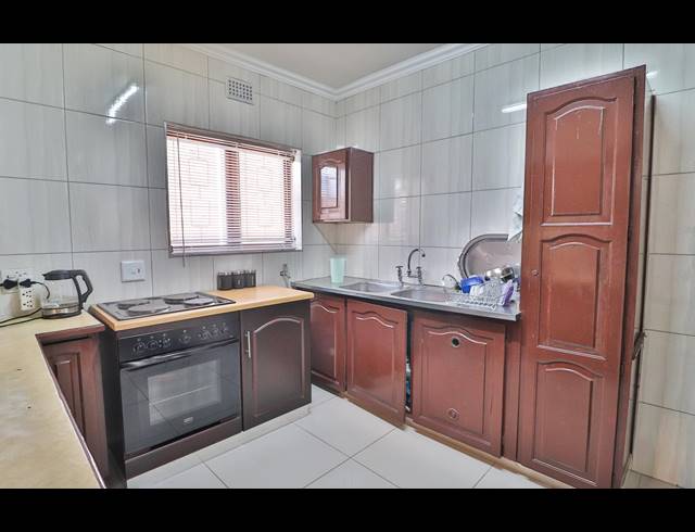 2 BEDROOM SIMPLEX SOLD IN BEREA WEST